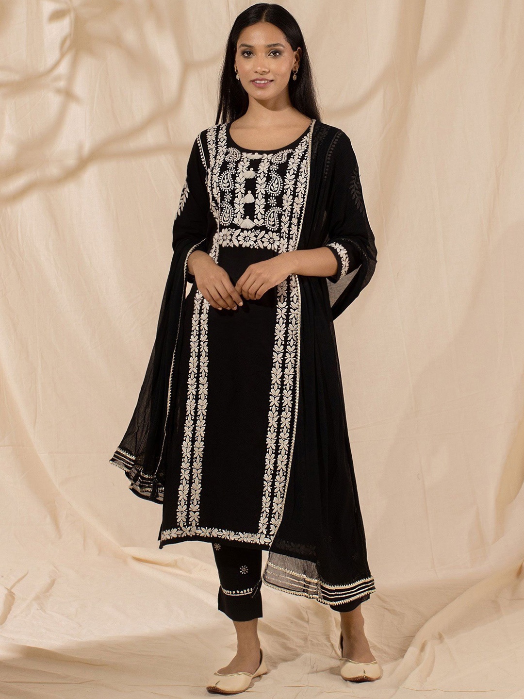 

Likha Women Paisley Embroidered Regular Thread Work Pure Cotton Kurta with Pyjamas & With Dupatta, Black