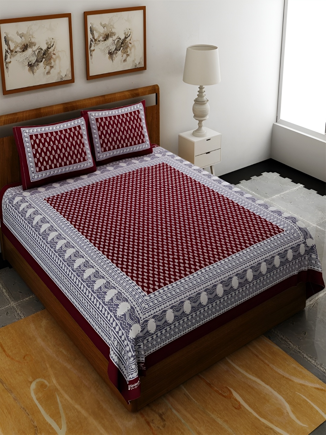 

UNIQCHOICE Maroon & White Floral 120 TC Queen Bedsheet with 2 Pillow Covers