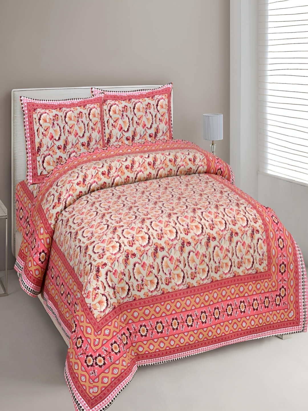 

UNIQCHOICE Peach-Coloured & Pink Floral 144 TC King Bedsheet with 2 Pillow Covers