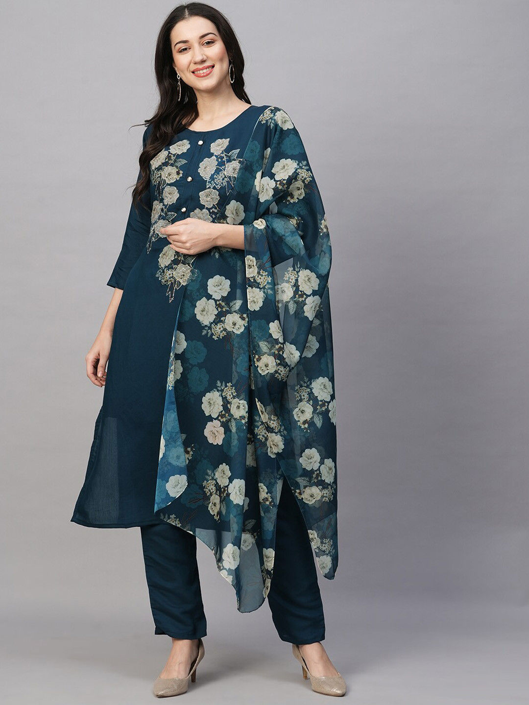 

Kiana House Of Fashion Women Floral Yoke Design Regular Thread Work Kurta with Trousers & With Dupatta, Blue