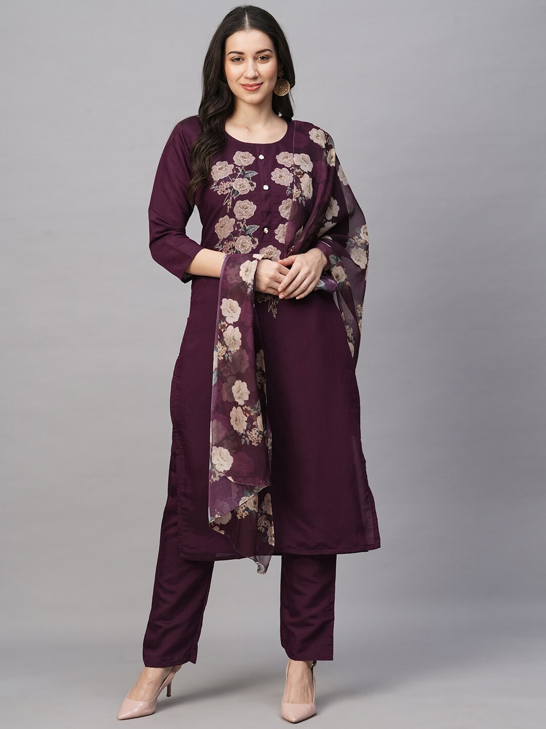 

Kiana House Of Fashion Women Floral Printed Regular Thread Work Kurta with Trousers & With Dupatta, Maroon