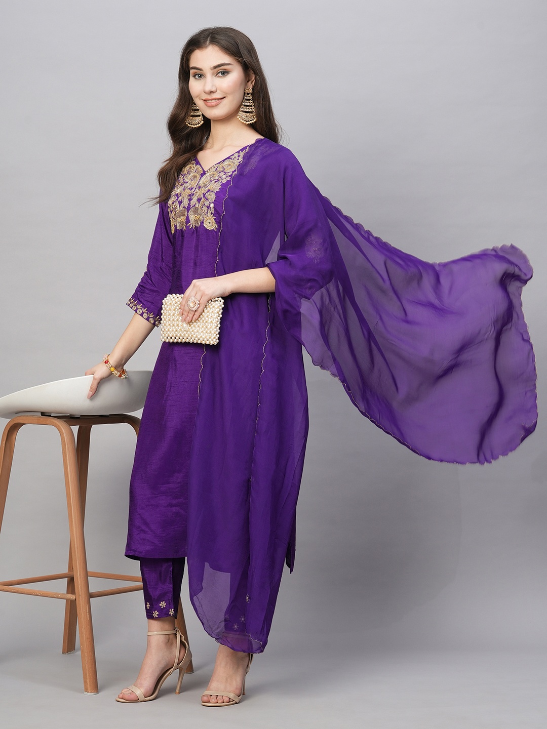 

Kiana House Of Fashion Women Floral Yoke Design Regular Thread Work Linen Kurta with Trousers & With Dupatta, Violet