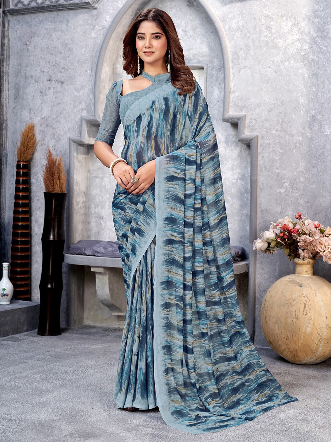 

Mitera Poly Georgette Fusion Sungudi Saree, Grey
