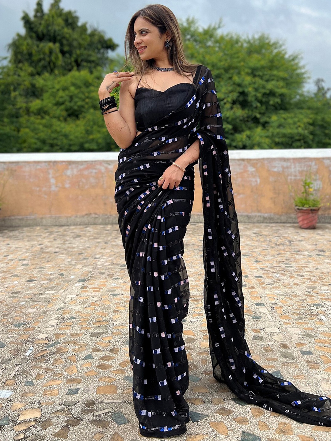 

Mitera Striped Sequinned Poly Georgette Sungudi Saree, Black
