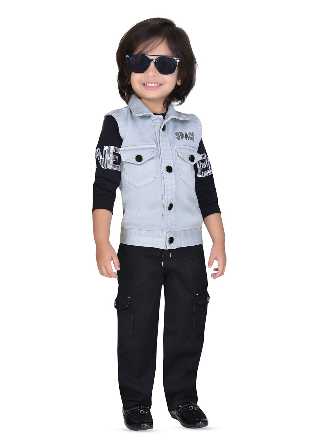 

BAESD Boys Printed T-shirt with Trousers, Grey