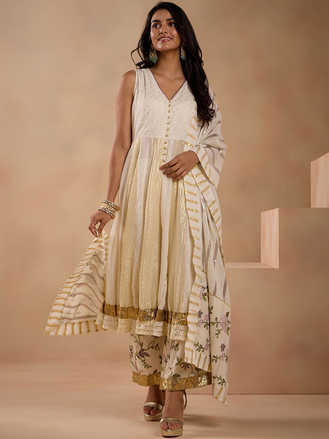 

Gajra Gang Women Floral Printed Regular Thread Work Pure Cotton Kurta with Trousers & With Dupatta, Off white