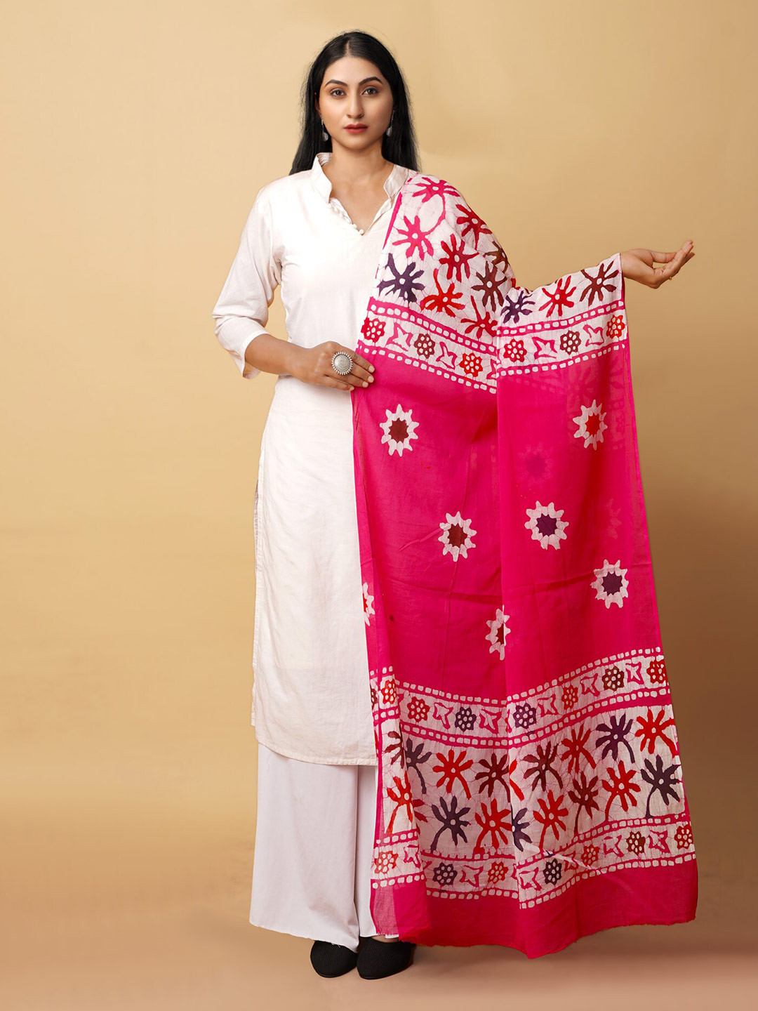 

Unnati Silks Ethnic Motifs Printed Pure Cotton Batik Dupatta, Pink