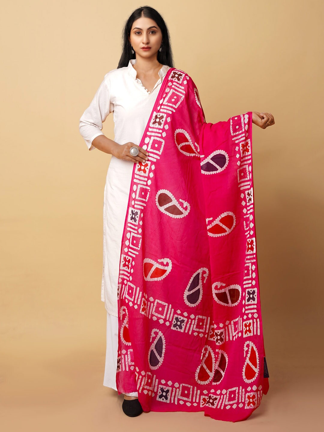 

Unnati Silks Ethnic Motifs Printed Pure Cotton Batik Dupatta, Pink