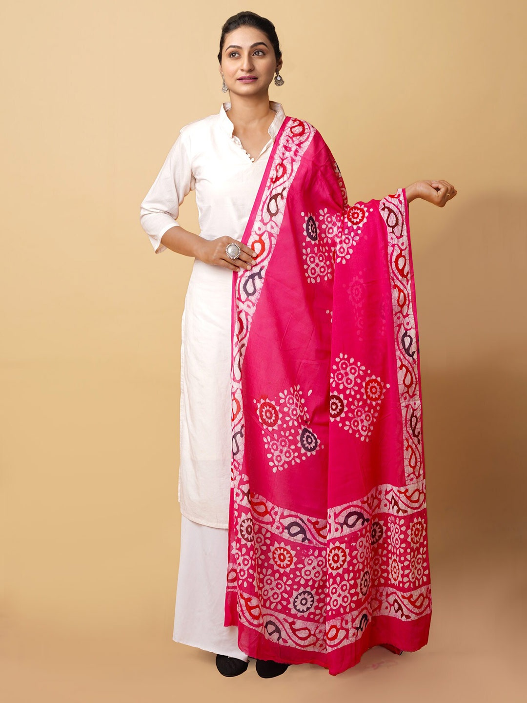 

Unnati Silks Ethnic Motifs Printed Pure Cotton Batik Dupatta, Pink