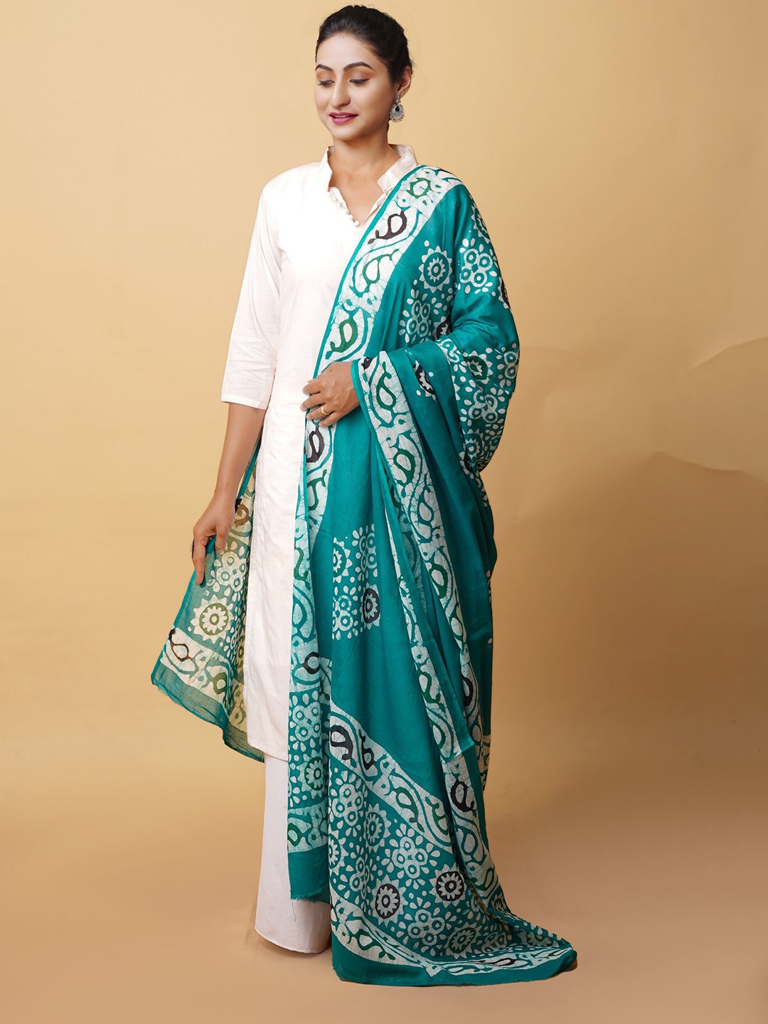 

Unnati Silks Ethnic Motifs Printed Pure Cotton Batik Dupatta, Green