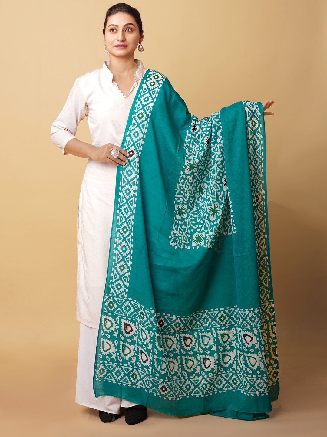 

Unnati Silks Ethnic Motifs Printed Pure Cotton Batik Dupatta, Green
