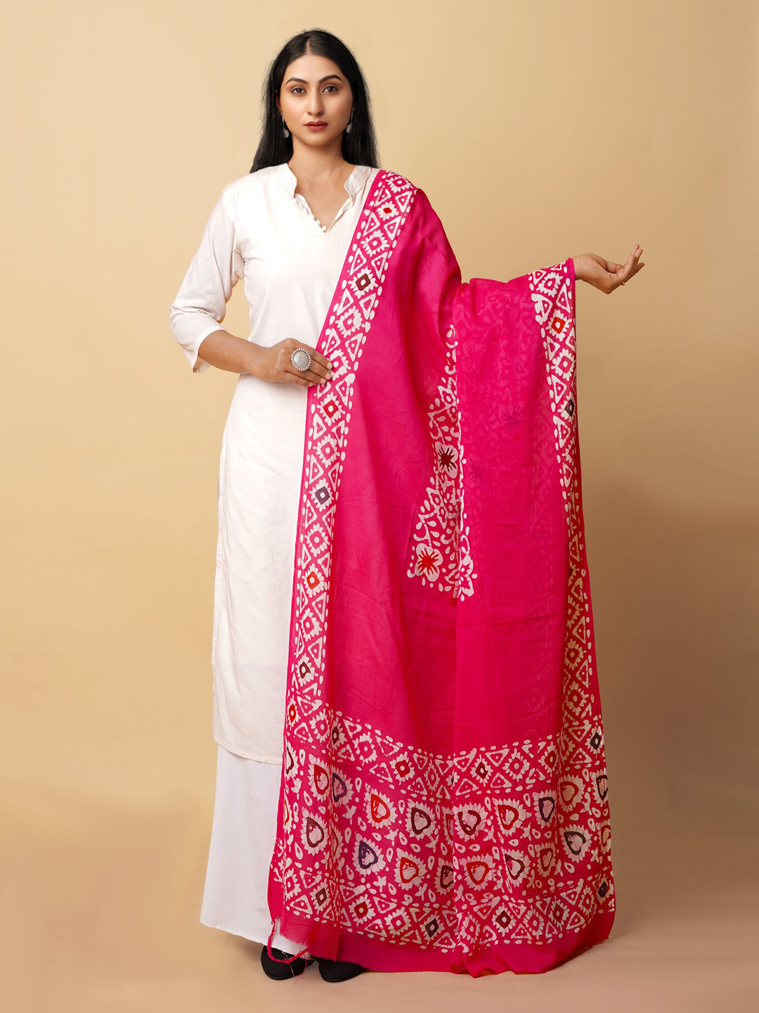 

Unnati Silks Ethnic Motifs Printed Pure Cotton Batik Dupatta, Pink