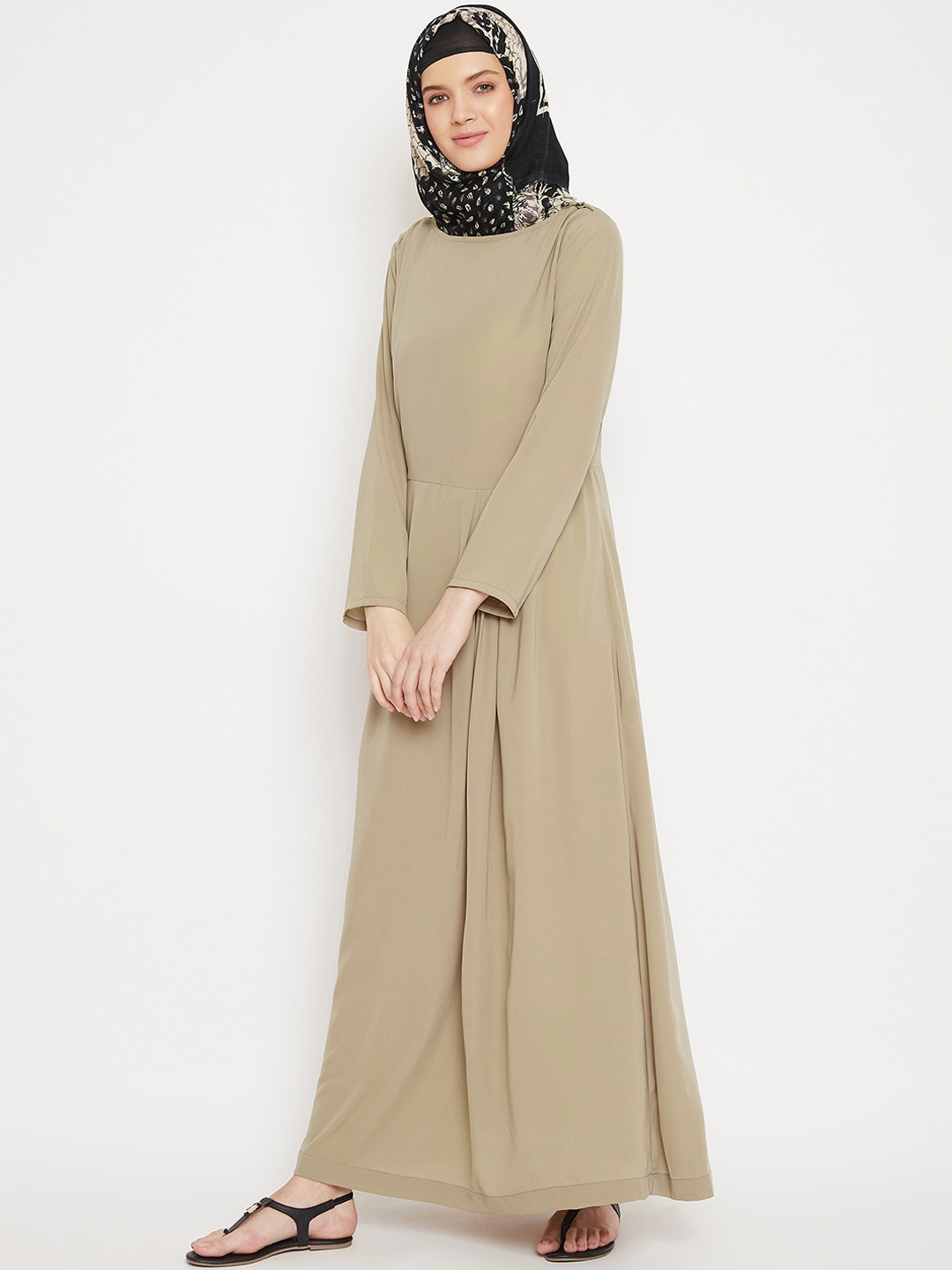 

MOMIN LIBAS Round-Neck A-Line Abaya, Beige