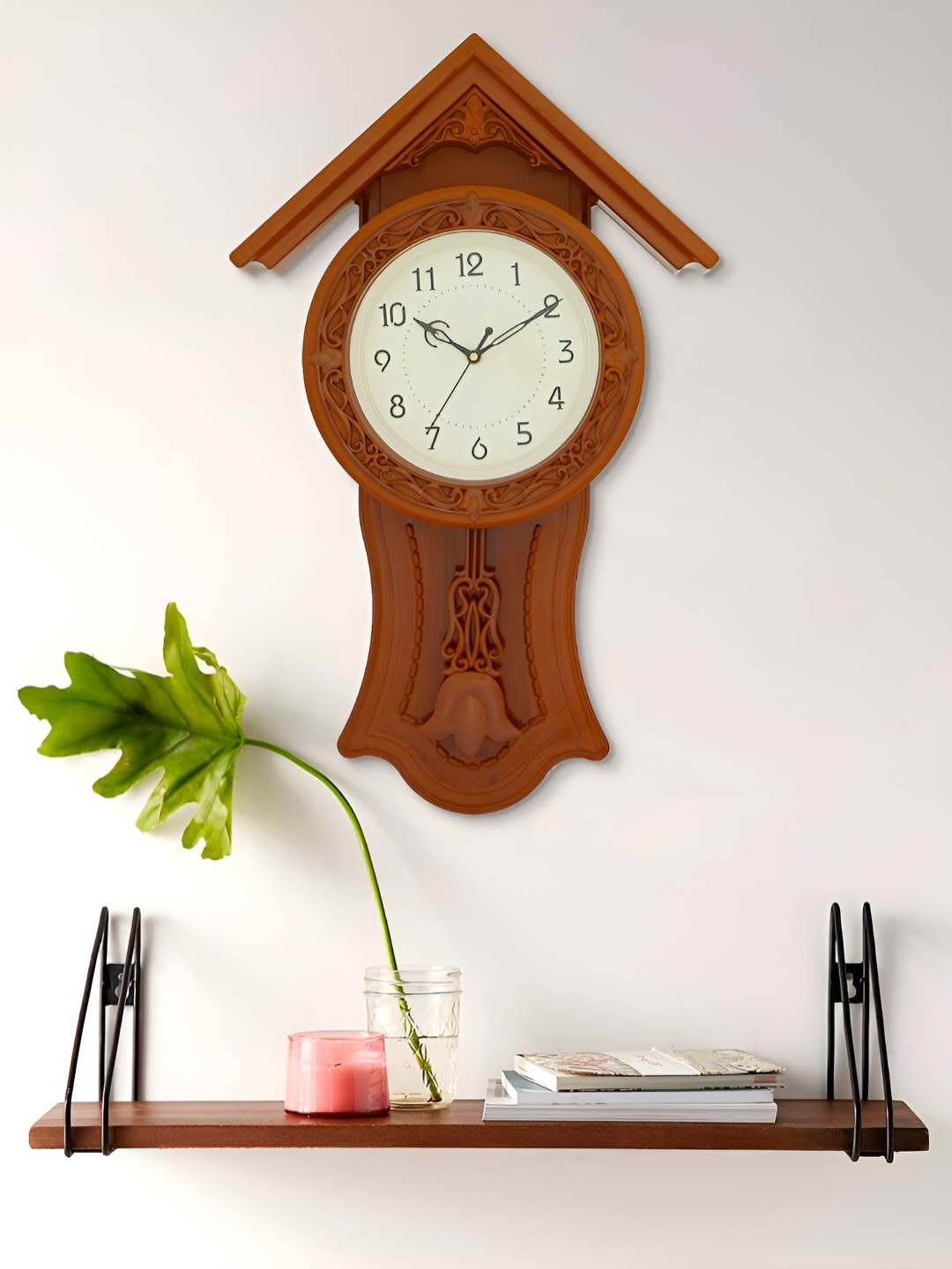 

Craft Smith Brown Textured Abstract Shaped Traditional Wall Clock