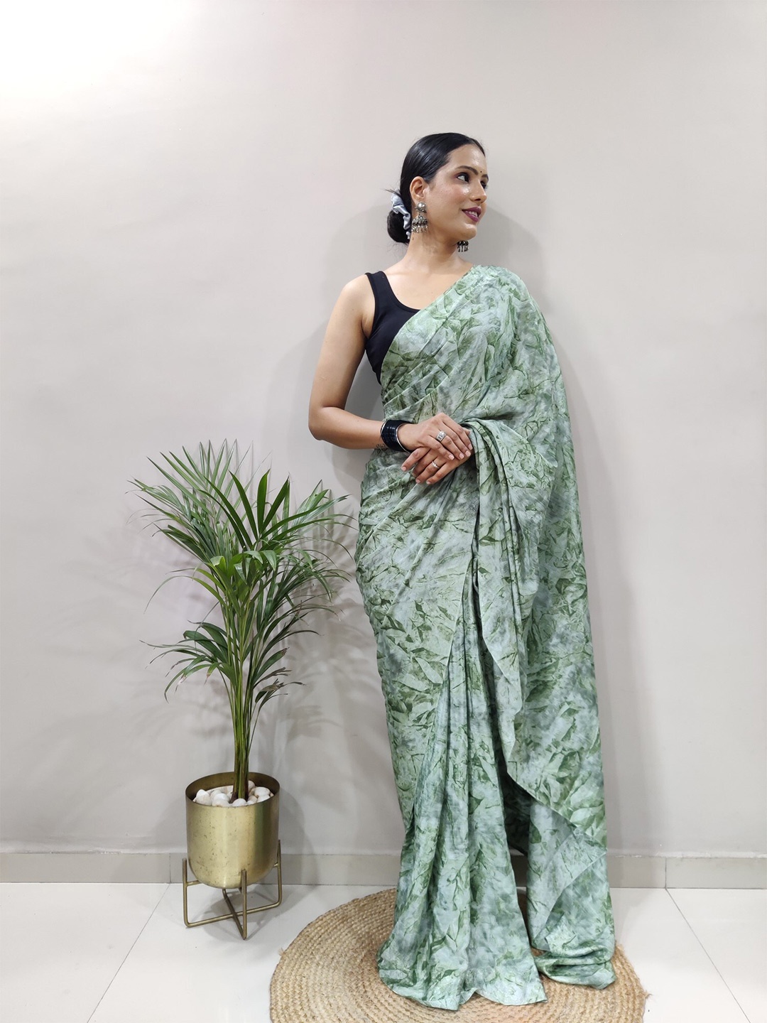 

LeeliPeeri Designer Poly Chiffon Saree, Green