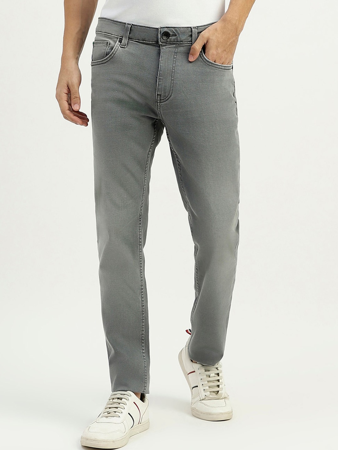 

United Colors of Benetton Men Skinny Fit Low Distress Heavy Fade Jeans, Grey