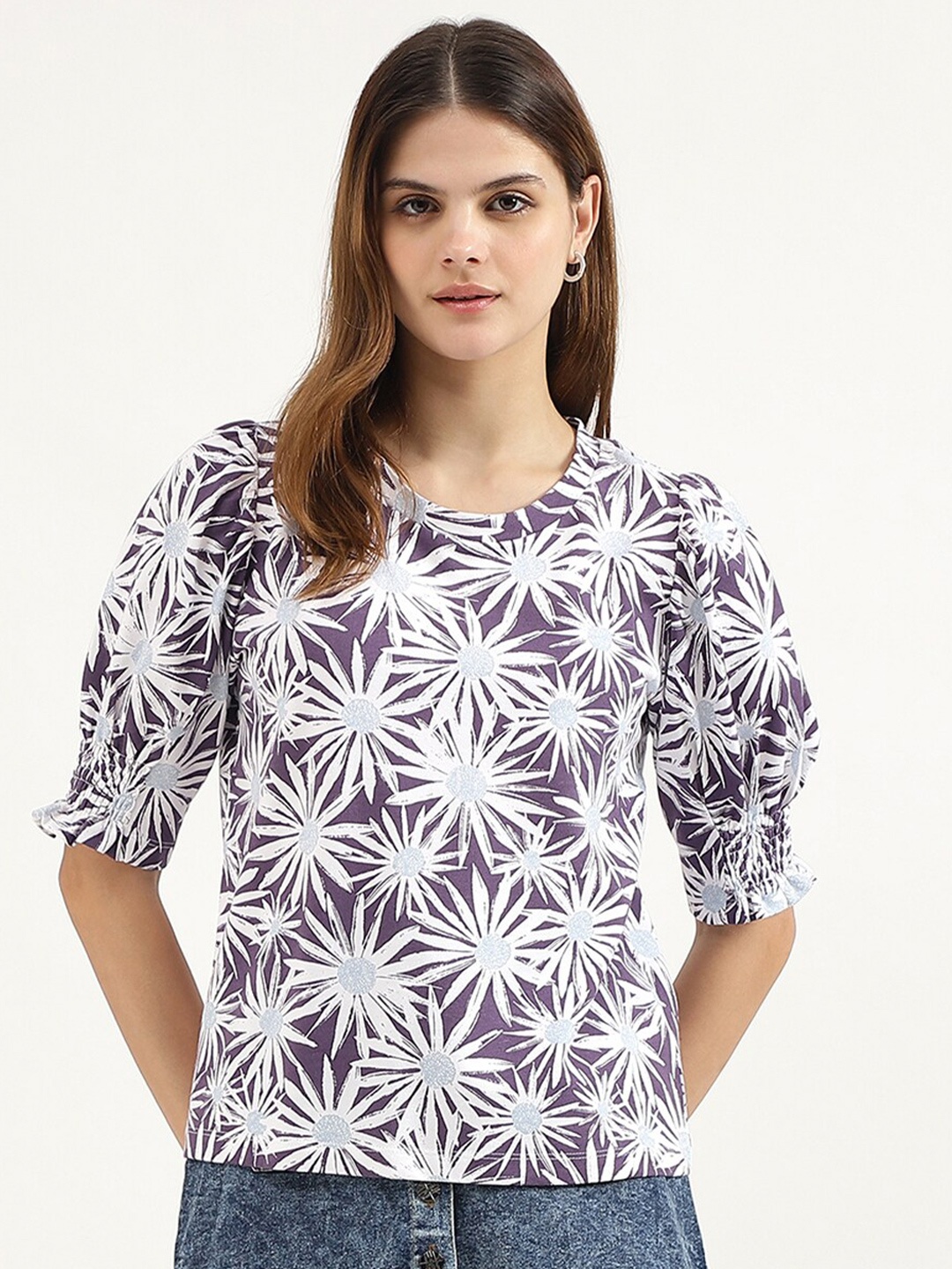 

United Colors of Benetton Women Floral Printed V-Neck Tropical Pure Cotton Pockets T-shirt, Multi