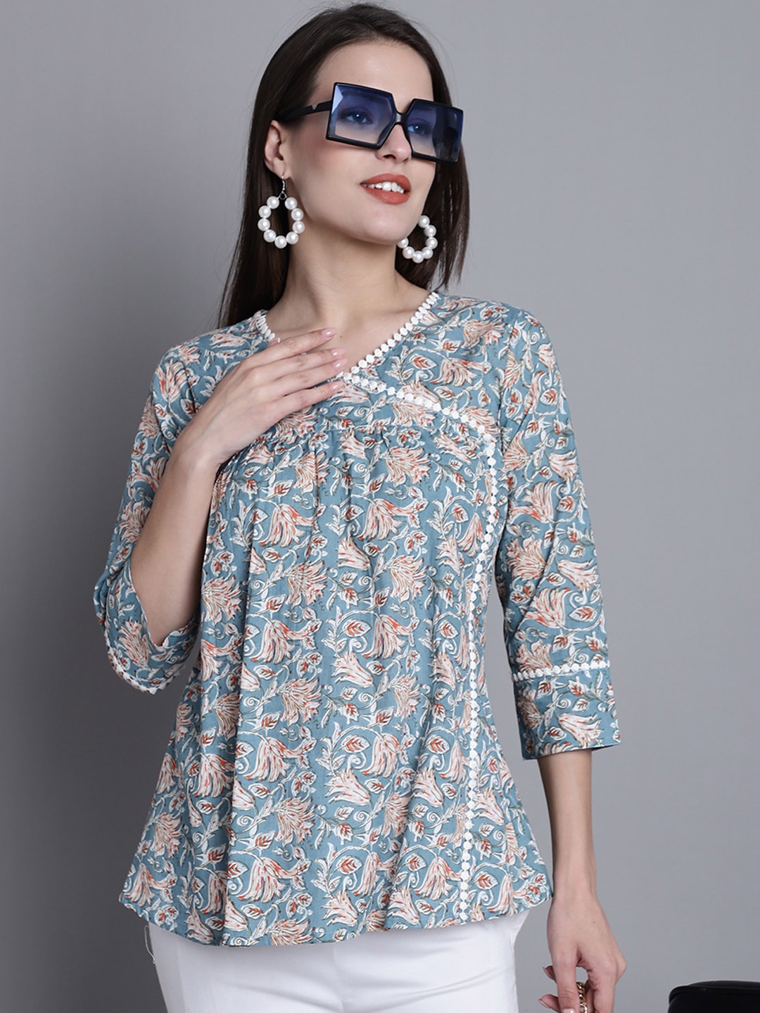 

KALINI Floral Printed V-Neck Lace Inserts Cotton Regular Top, Sea green