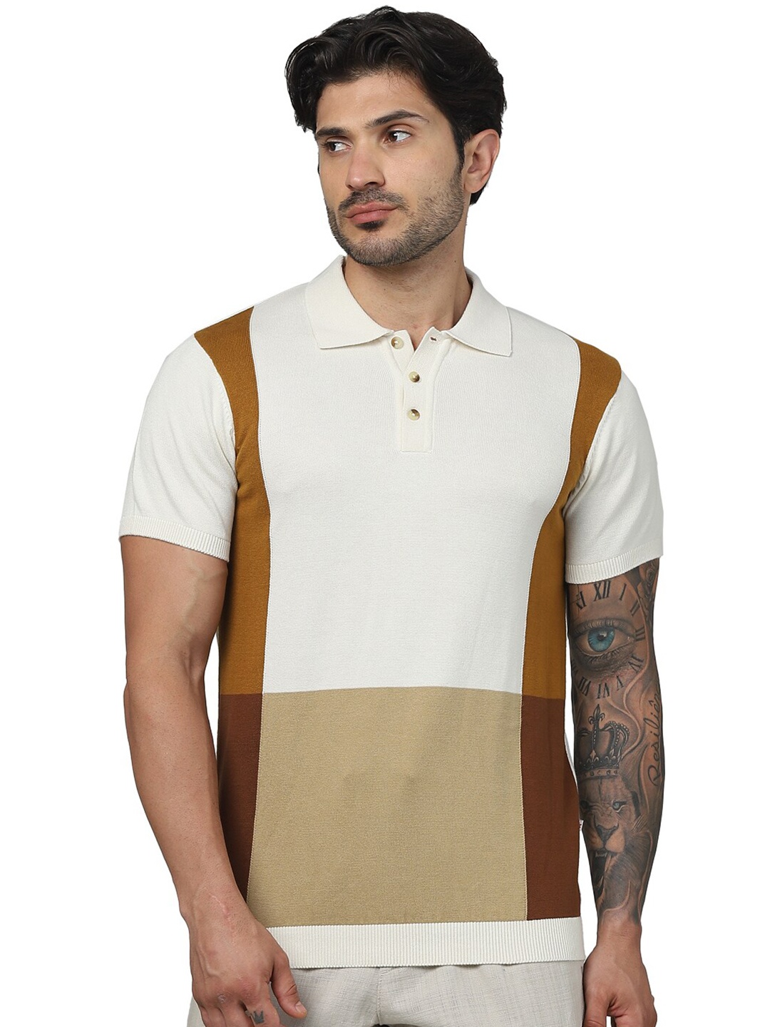 

Celio Men Colourblocked Polo Collar Pockets T-shirt, Beige