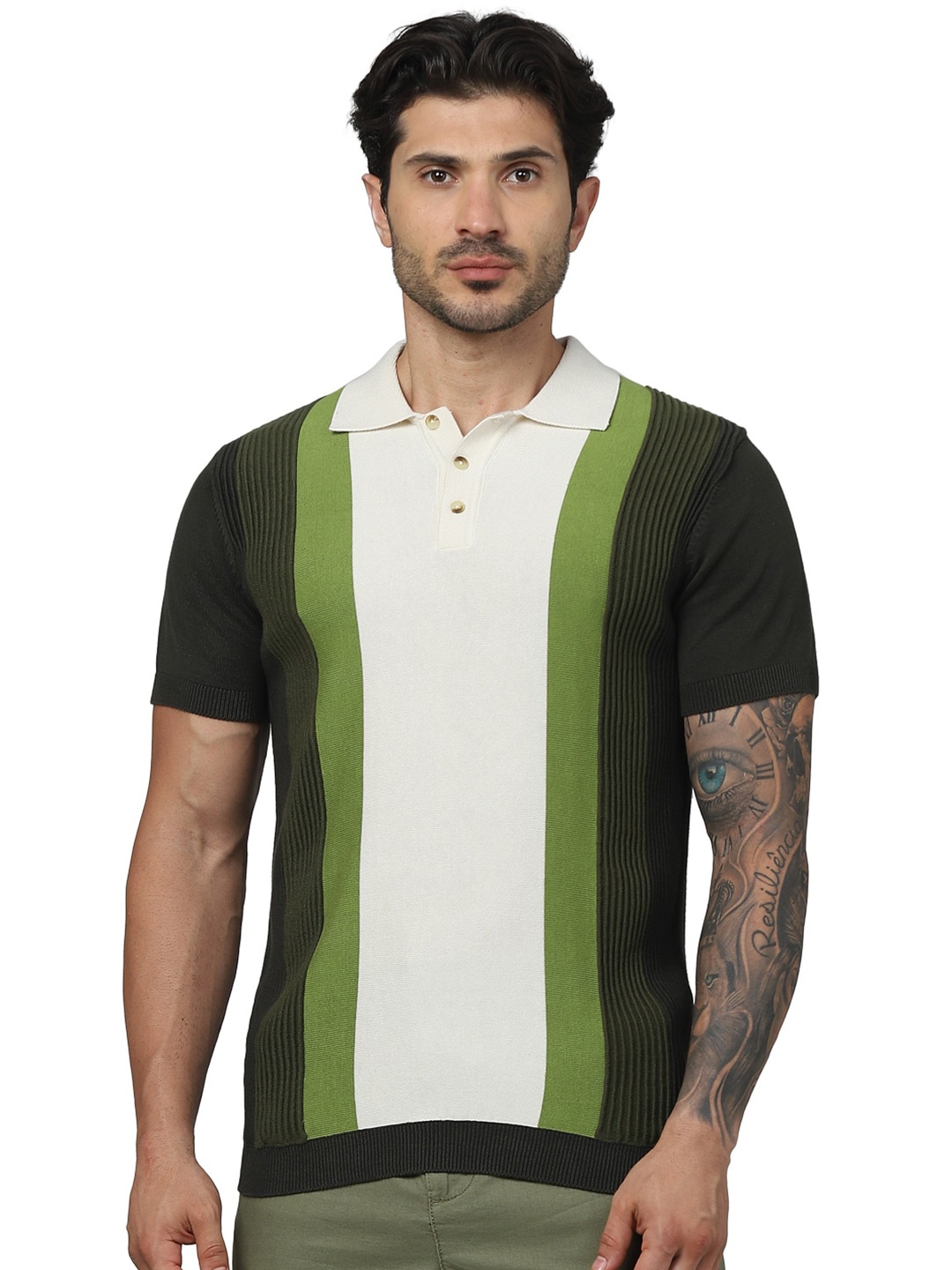 

Celio Men Colourblocked Polo Collar T-shirt, Green