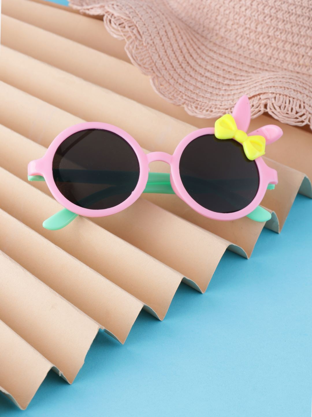 

PASSION PETALS Girls Round Sunglasses with Polarised and UV Protected Lens, Black