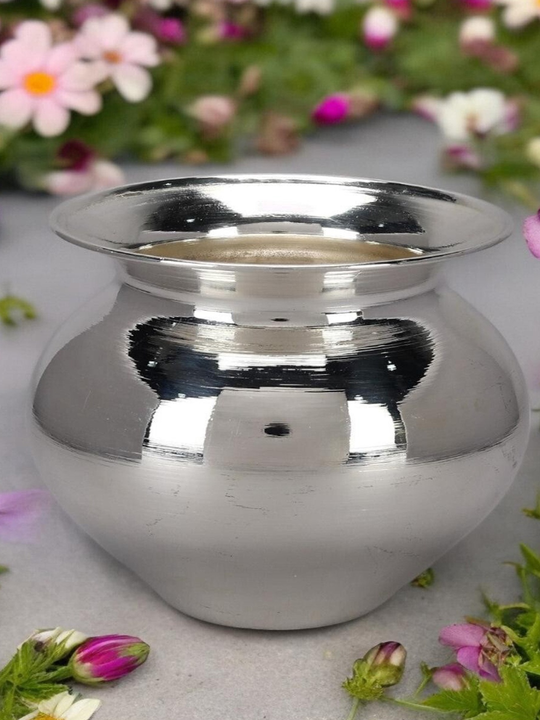 

Sigaram Silver Toned Glossy Finished Kalash