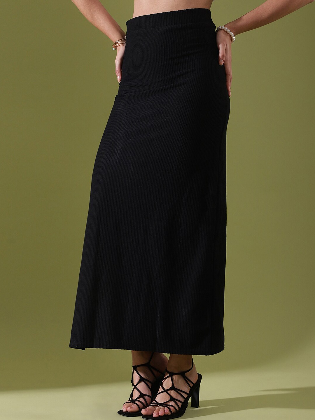 

Selvia Front Slit Maxi Skirts, Black