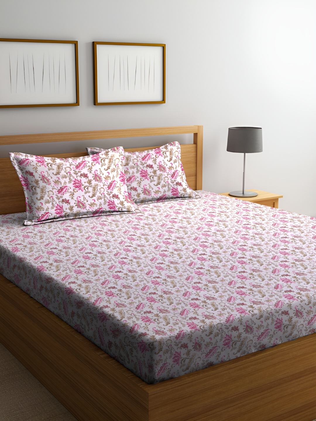 

BOMBAY DYEING Pink & White 144 TC King Bedsheet with 2 Pillow Covers