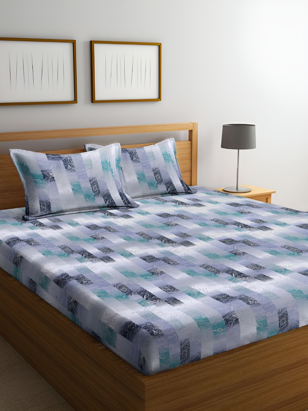 

BOMBAY DYEING Blue & White 144 TC King Bedsheet with 2 Pillow Covers