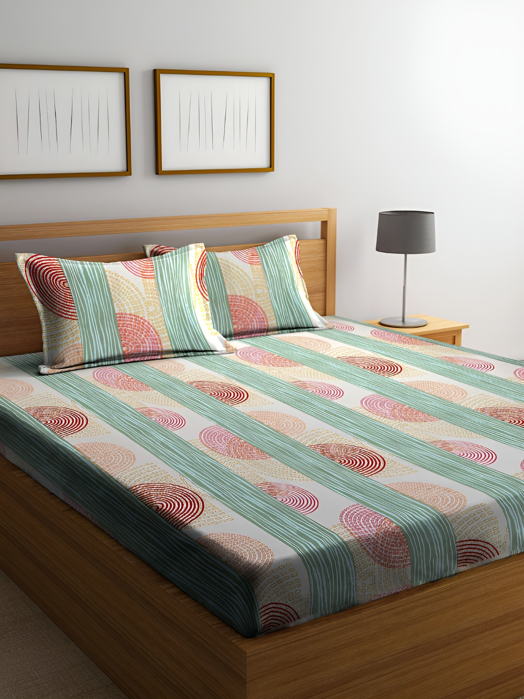 

BOMBAY DYEING Beige & Blue 144 TC King Bedsheet with 2 Pillow Covers