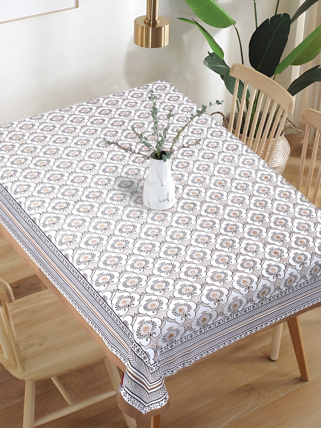 

Texstylers Brown Ethnic Motifs Anti-Slip Cotton 6-Seater Table Cover