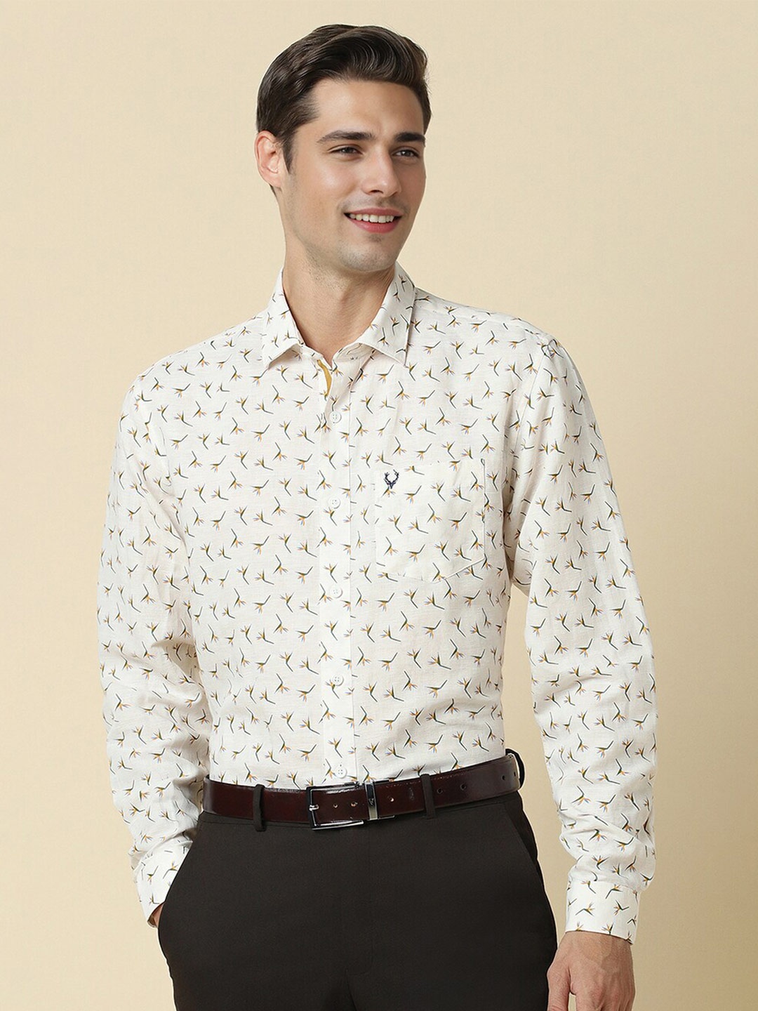 

Allen Solly Men Slim Fit Floral Opaque Printed Formal Shirt, Cream