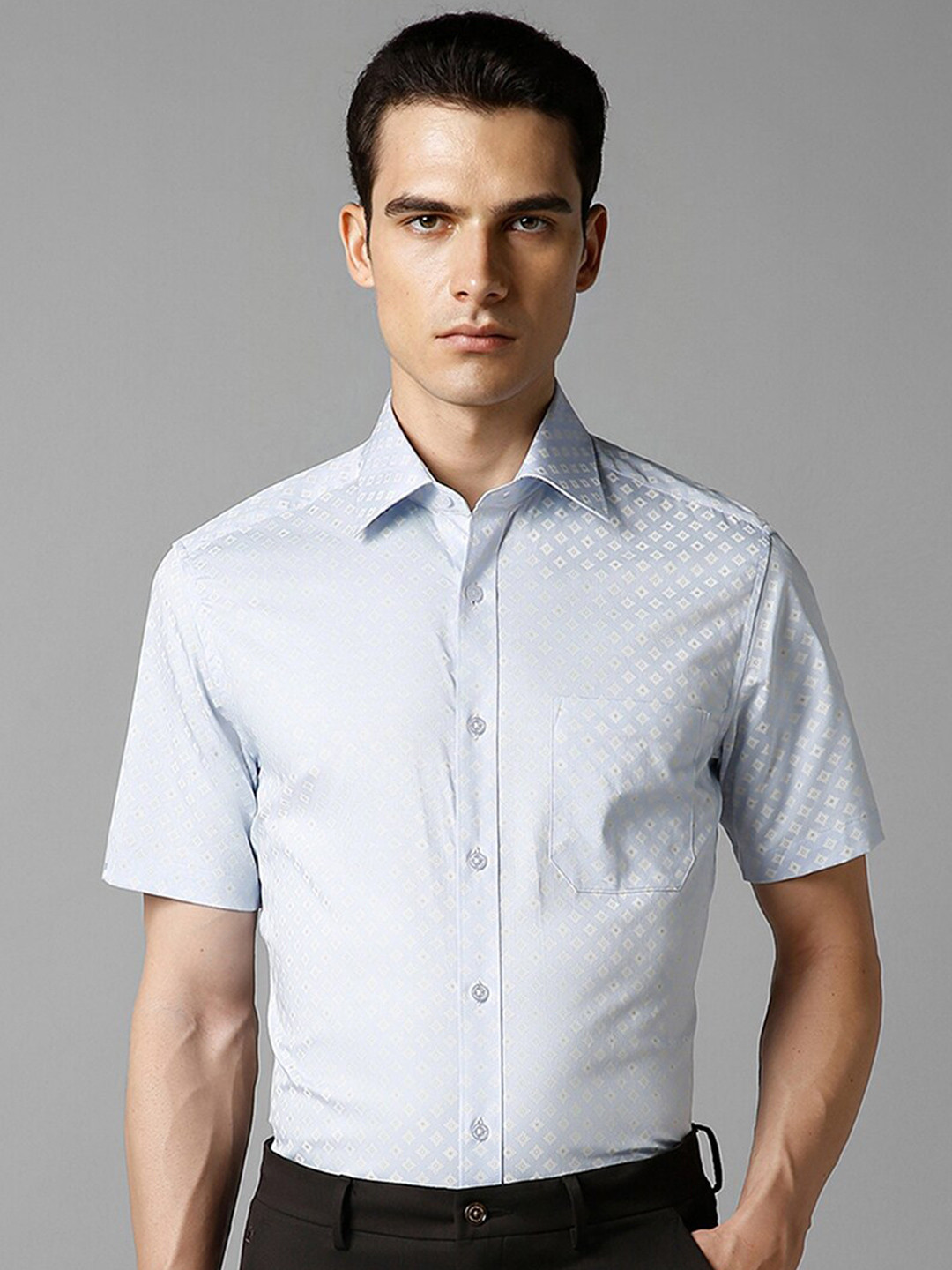 

Louis Philippe Men Opaque Striped Formal Shirt, Blue