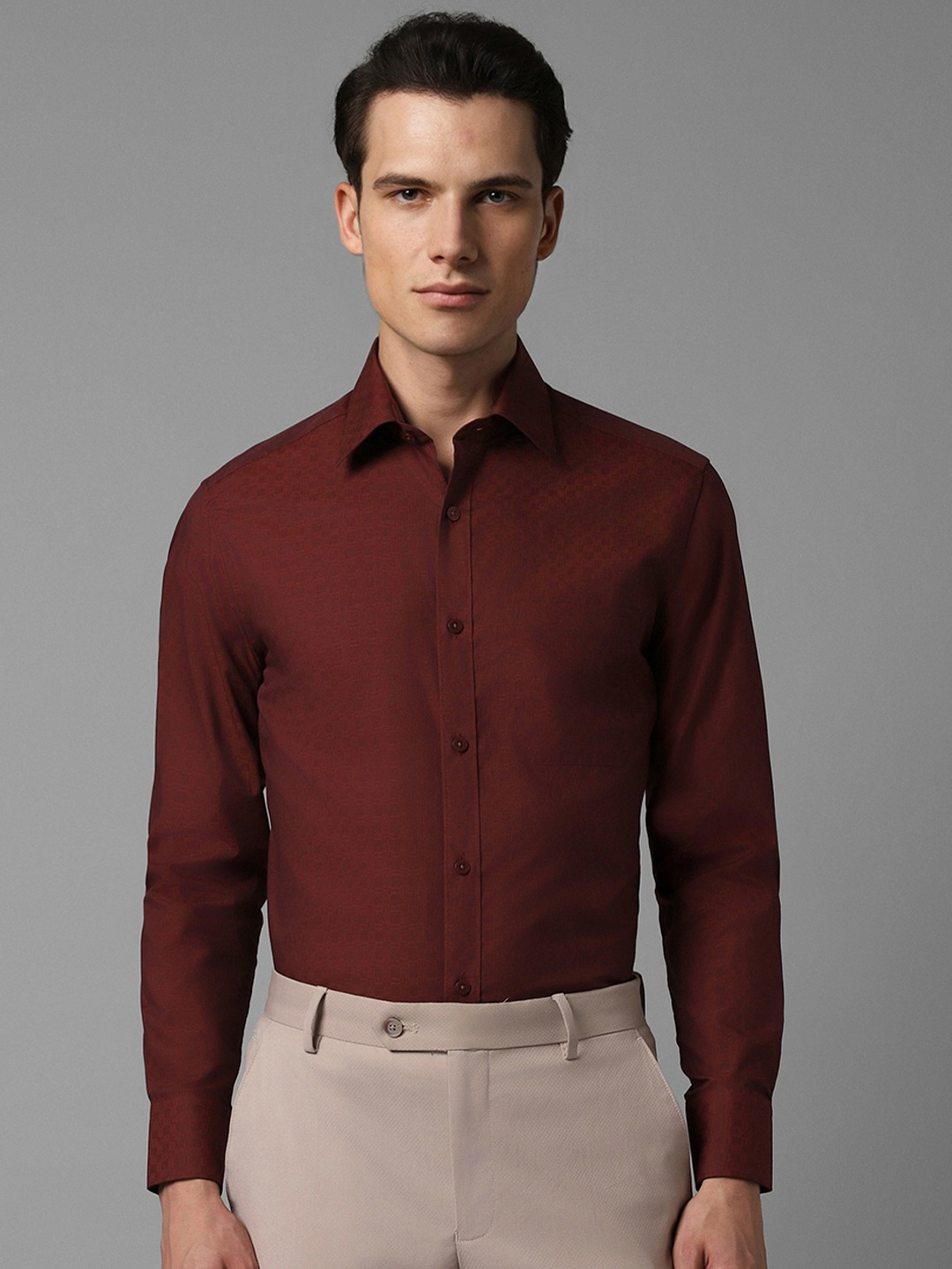 

Louis Philippe Geometric Printed Pure Cotton Formal Shirt, Maroon