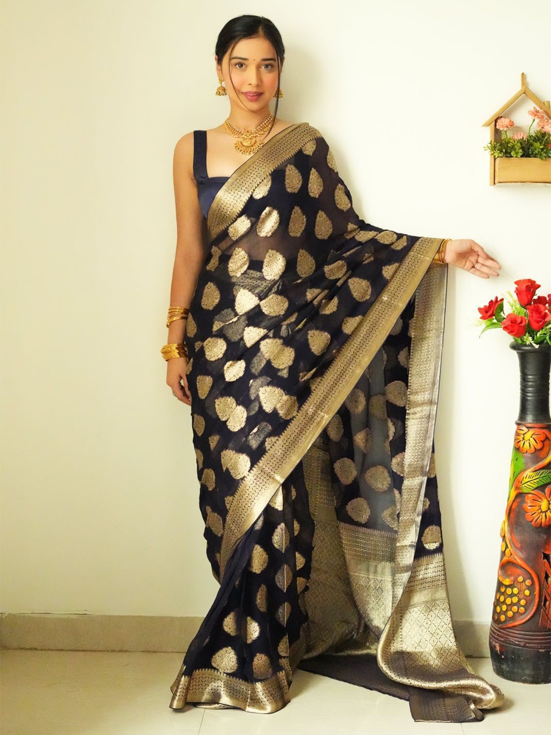 

HERE&NOW Woven Design Zari Linen Blend Saree, Black