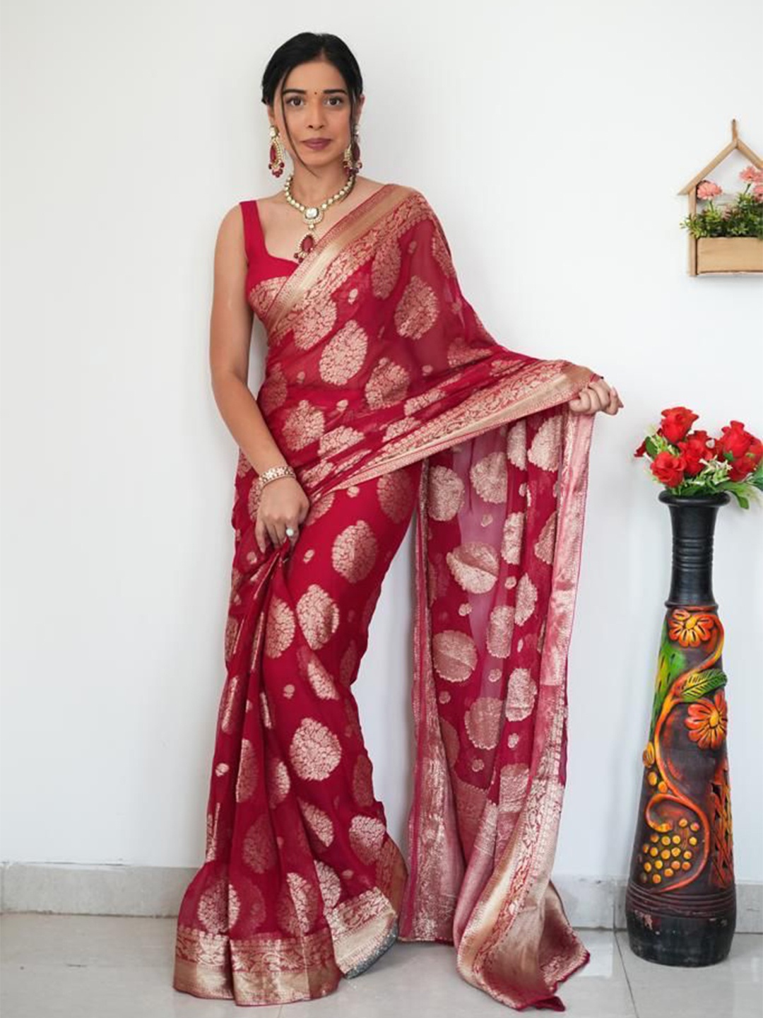 

HERE&NOW Woven Design Zari Linen Blend Ready to Wear Saree, Red