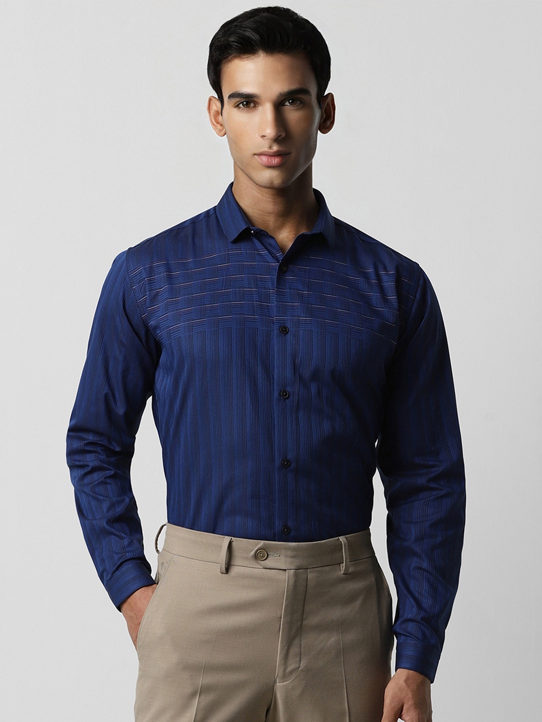 

V Dot Spread Collar Slim Fit Striped Shirt, Blue