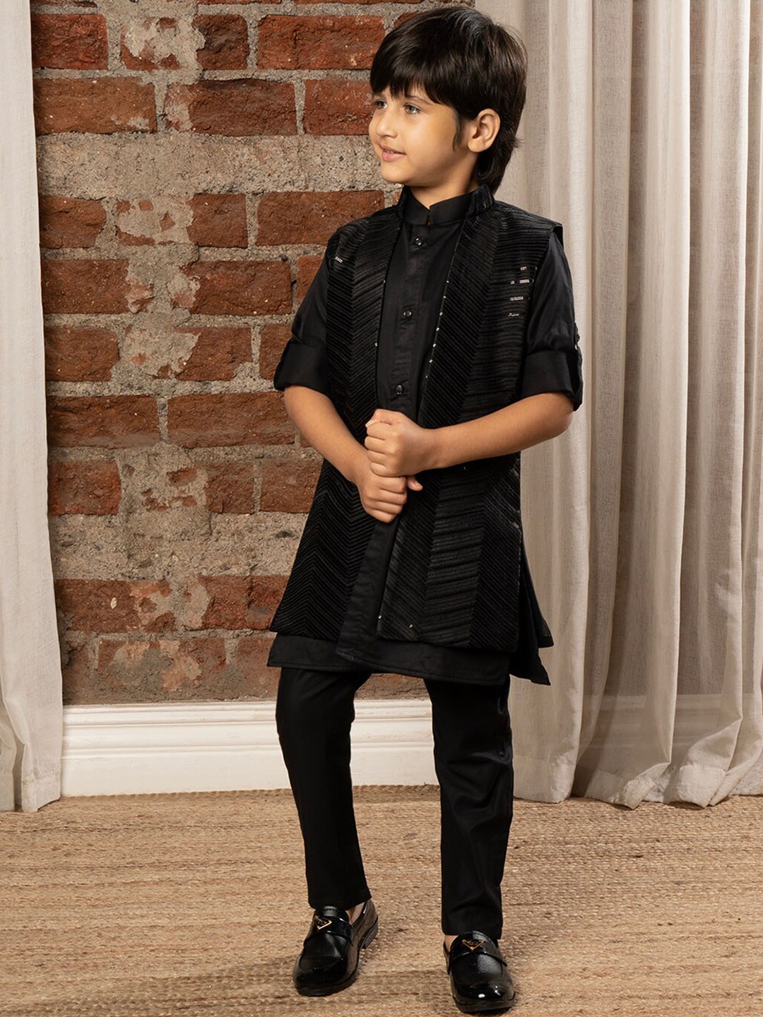 

Ministitch Boys Regular Kurta with Trousers, Black