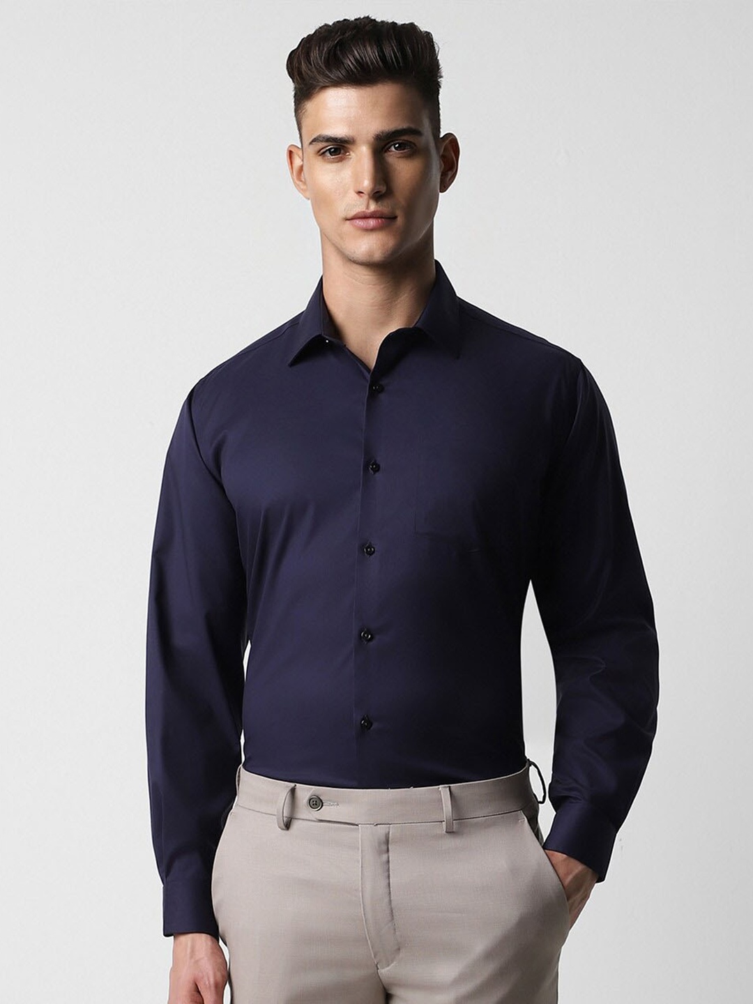 

Van Heusen Men Opaque Formal Shirt, Navy blue