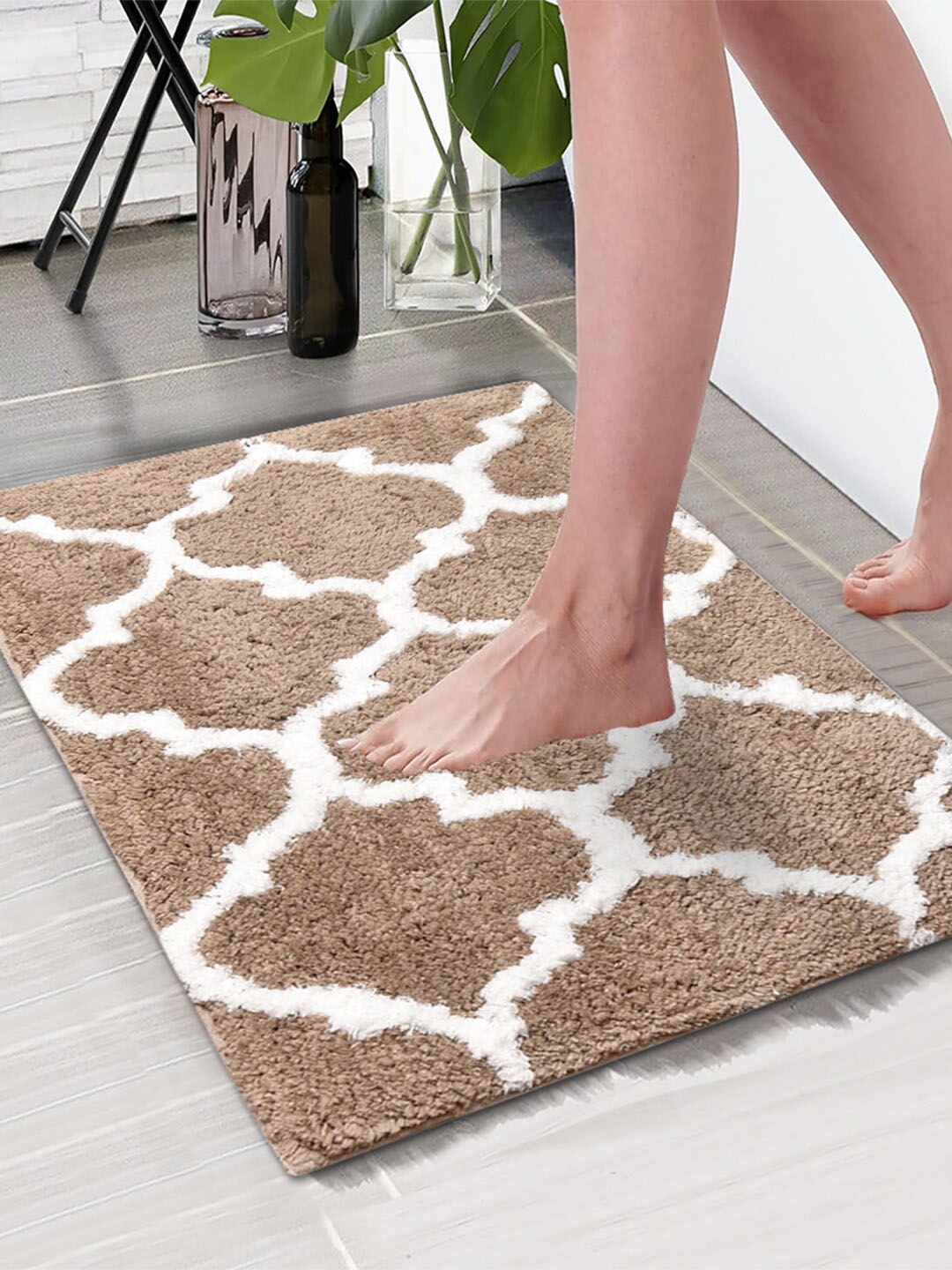 

Aura Coffee Brown & White Printed Rectangular 1850 GSM Microfiber Bath Rug