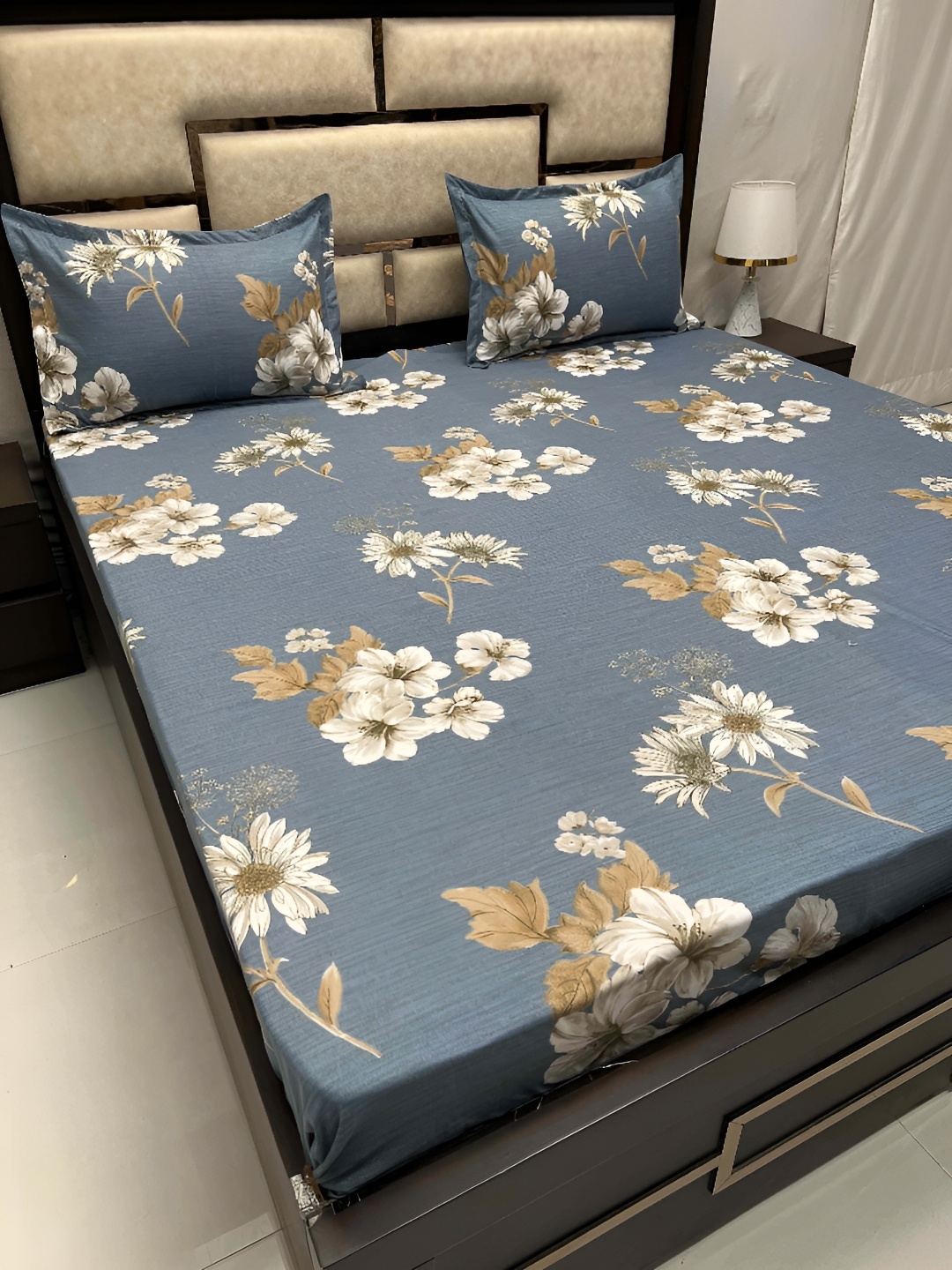 

Pure Decor Blue & White Floral Queen Bedsheet with 2 Pillow Covers