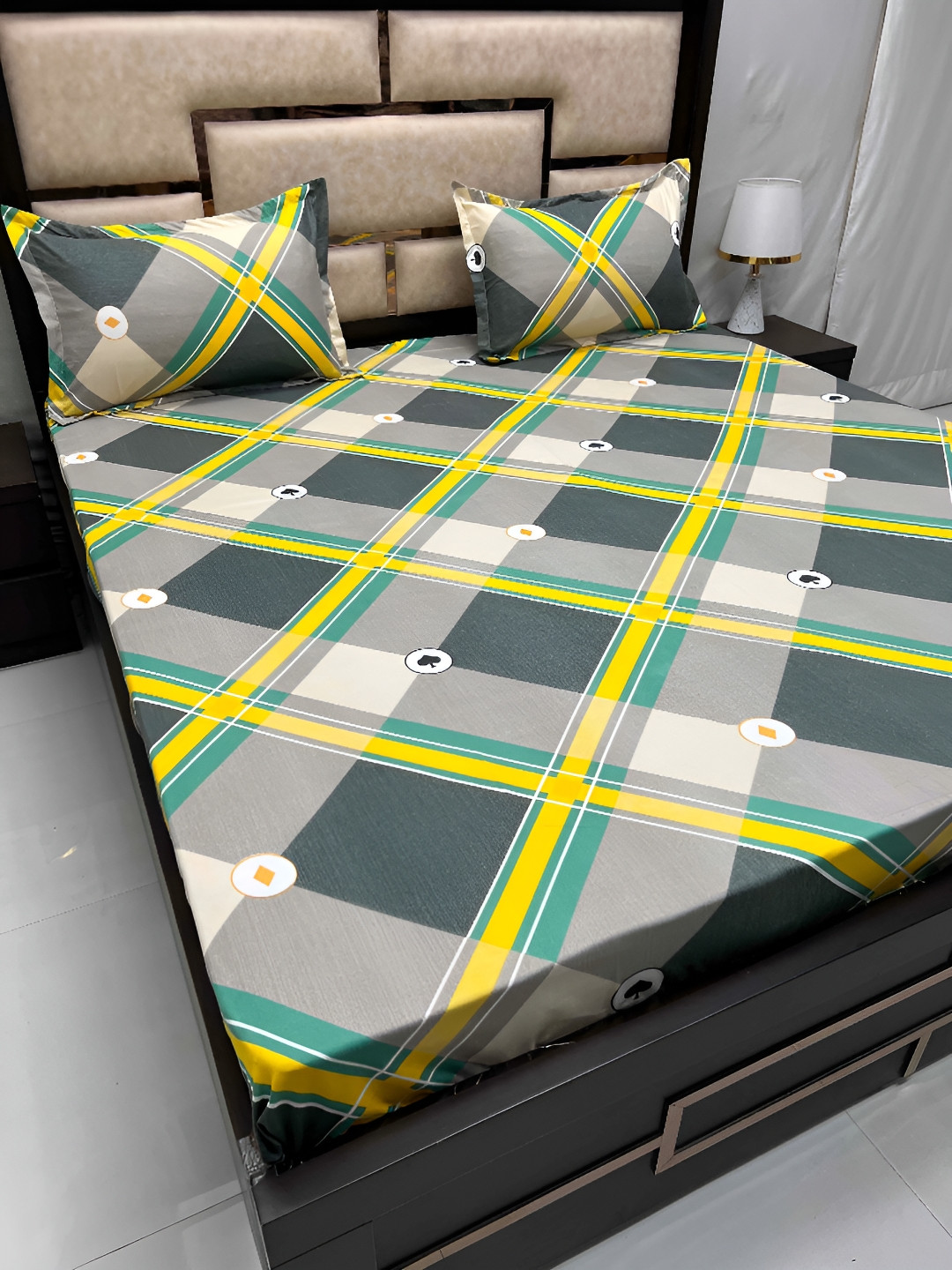 

Pure Decor Grey & Black Geometric Queen Bedsheet with 2 Pillow Covers