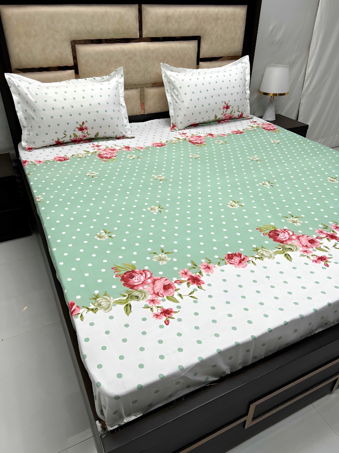 

Pure Decor Green & White Floral Queen Bedsheet with 2 Pillow Covers