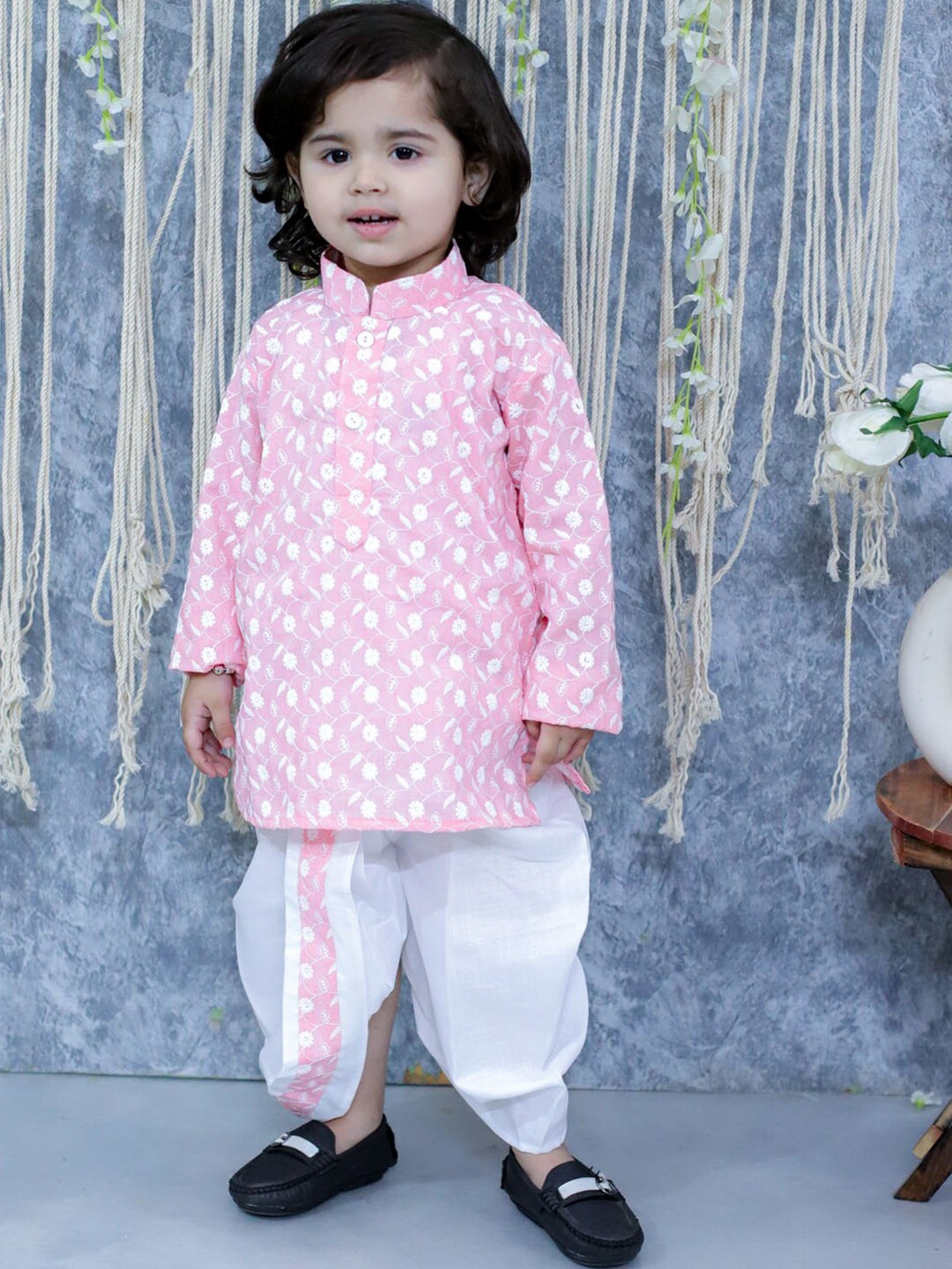 

BownBee Boys Floral Embroidered Regular Lucknowi Chikankari Cotton Kurta with Dhoti Pants, Pink