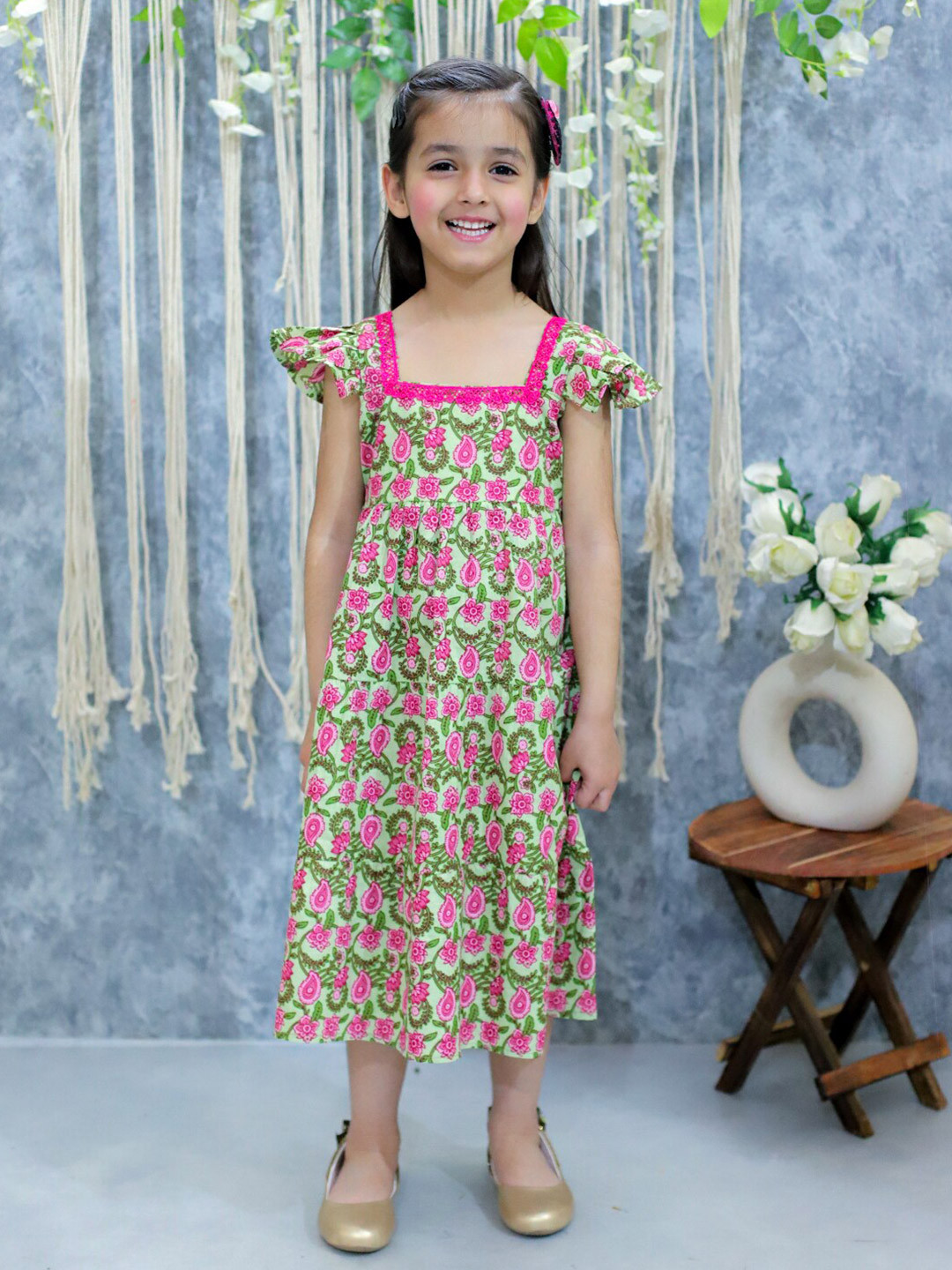 

BownBee Girls Floral Printed Cap Sleeves Lace Inserts Tiered Pure Cotton A-Line Dress, Green