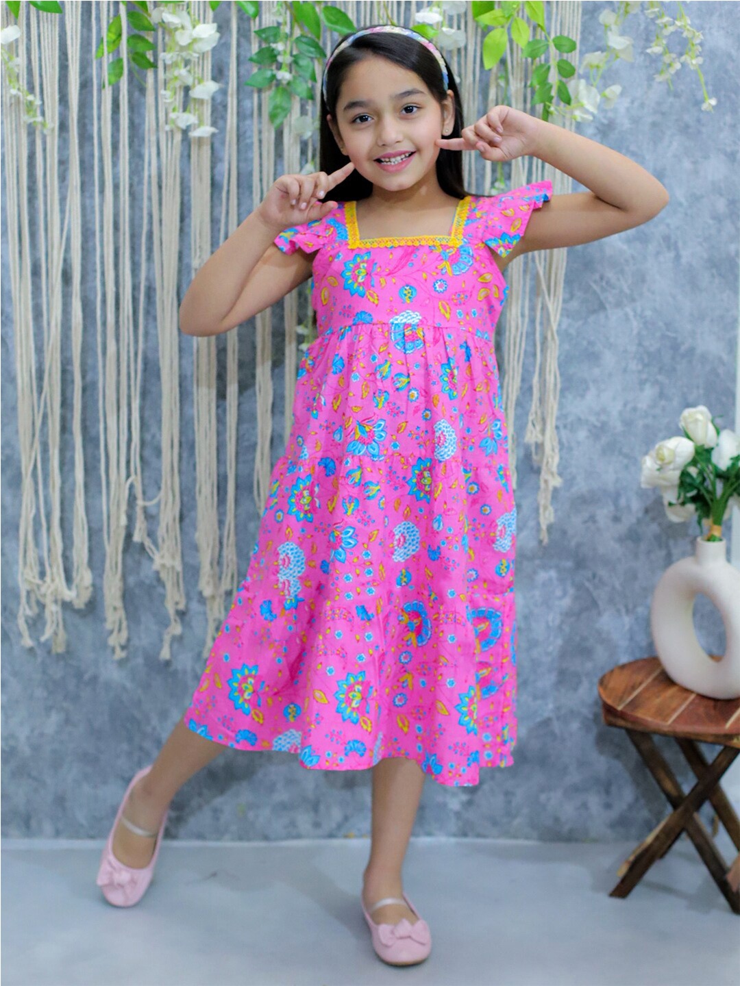 

BownBee Girls Floral Printed Flutter Sleeves Lace Inserts Tiered Pure Cotton A-Line Dress, Pink
