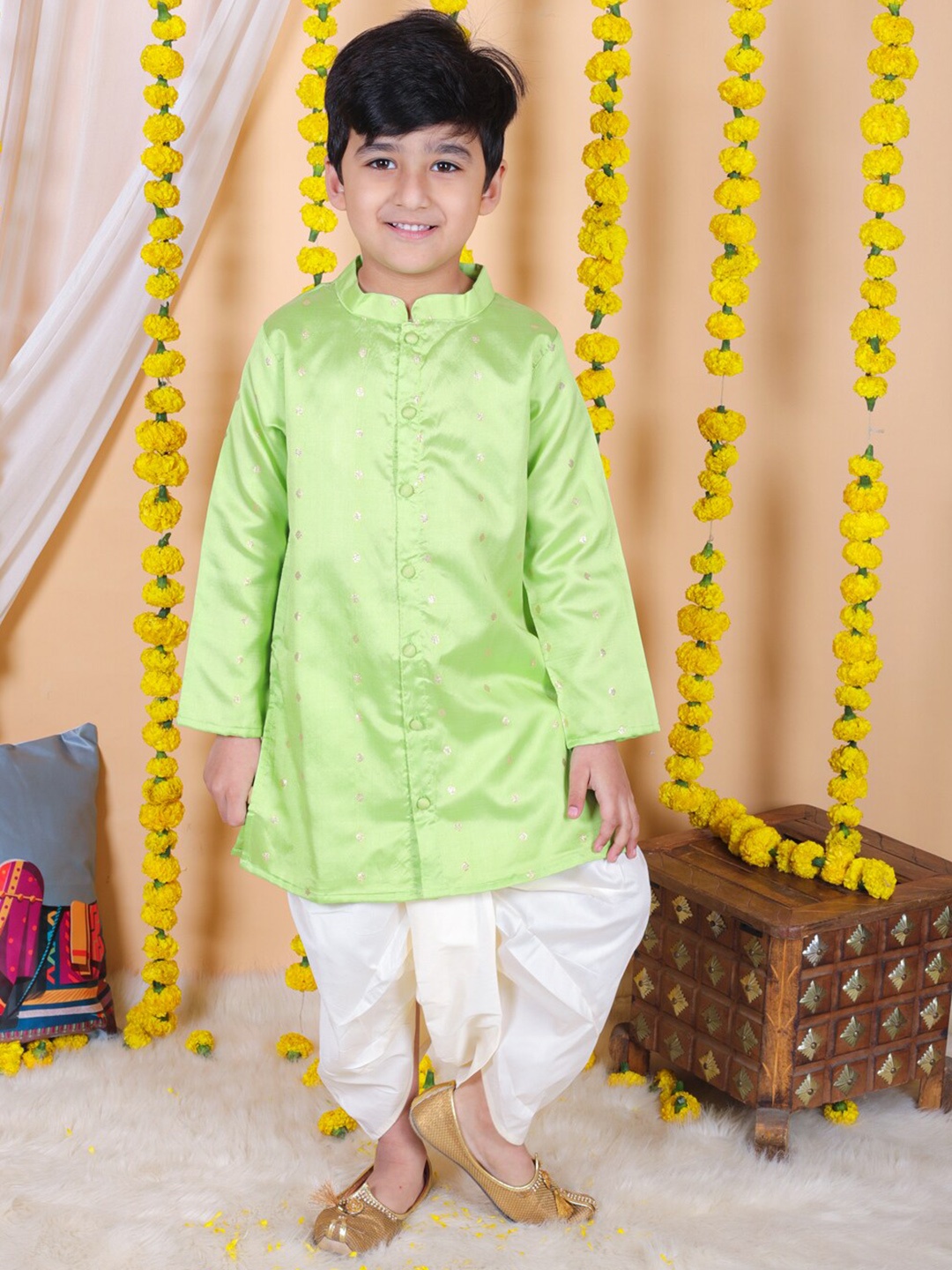 

BownBee Boys Ethnic Motifs Woven Design Regular Kurta with Dhoti Pants, Green