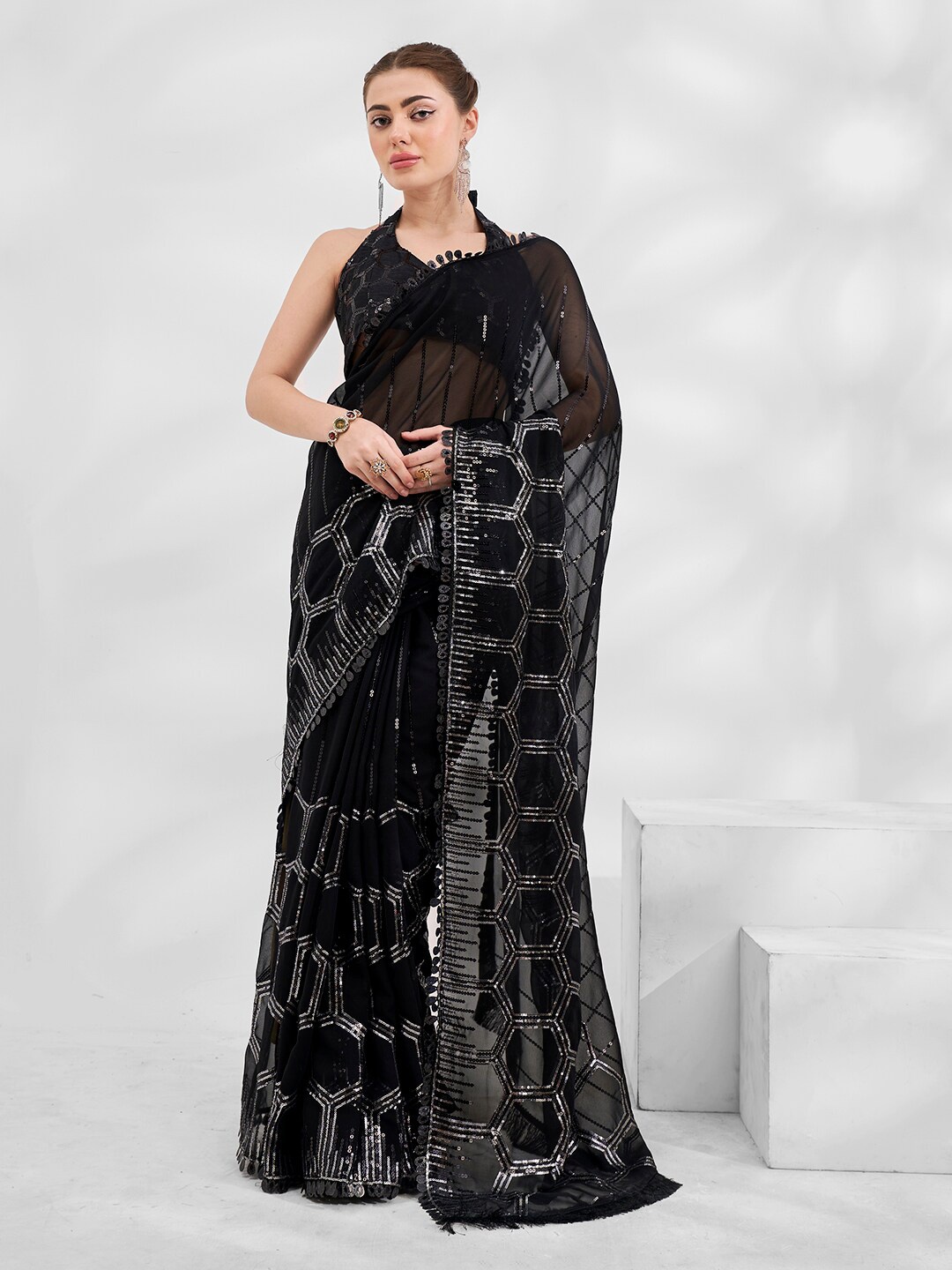 

Ishin Sequinned Poly Georgette Saree, Black