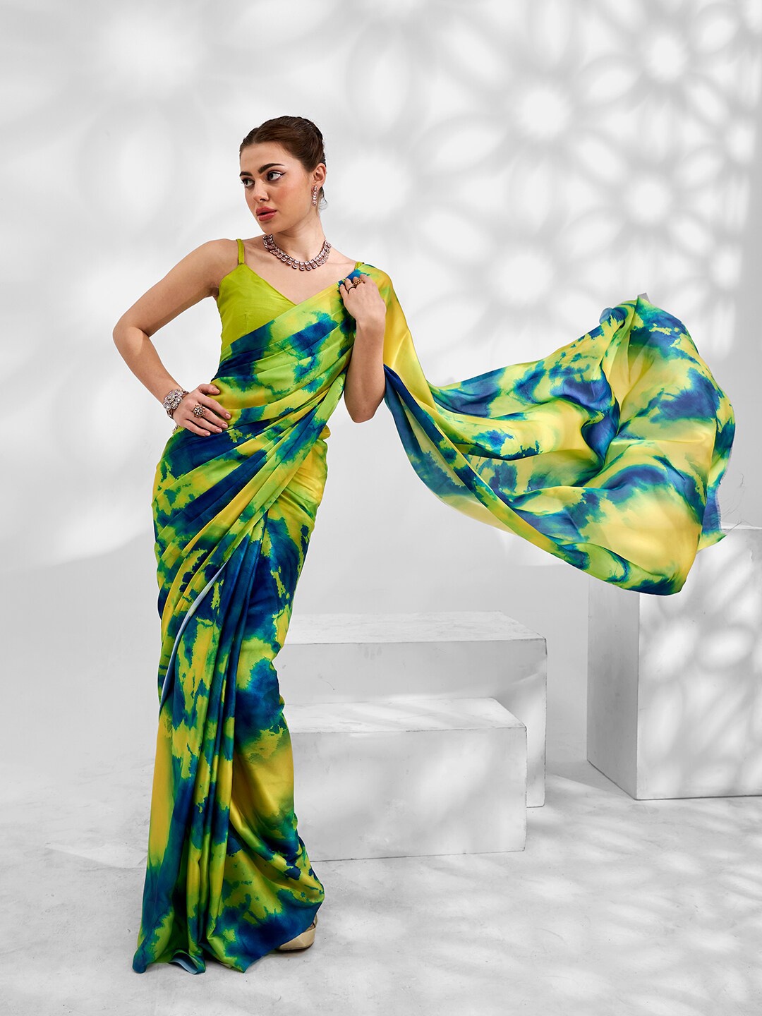

Ishin Poly Georgette Saree, Green