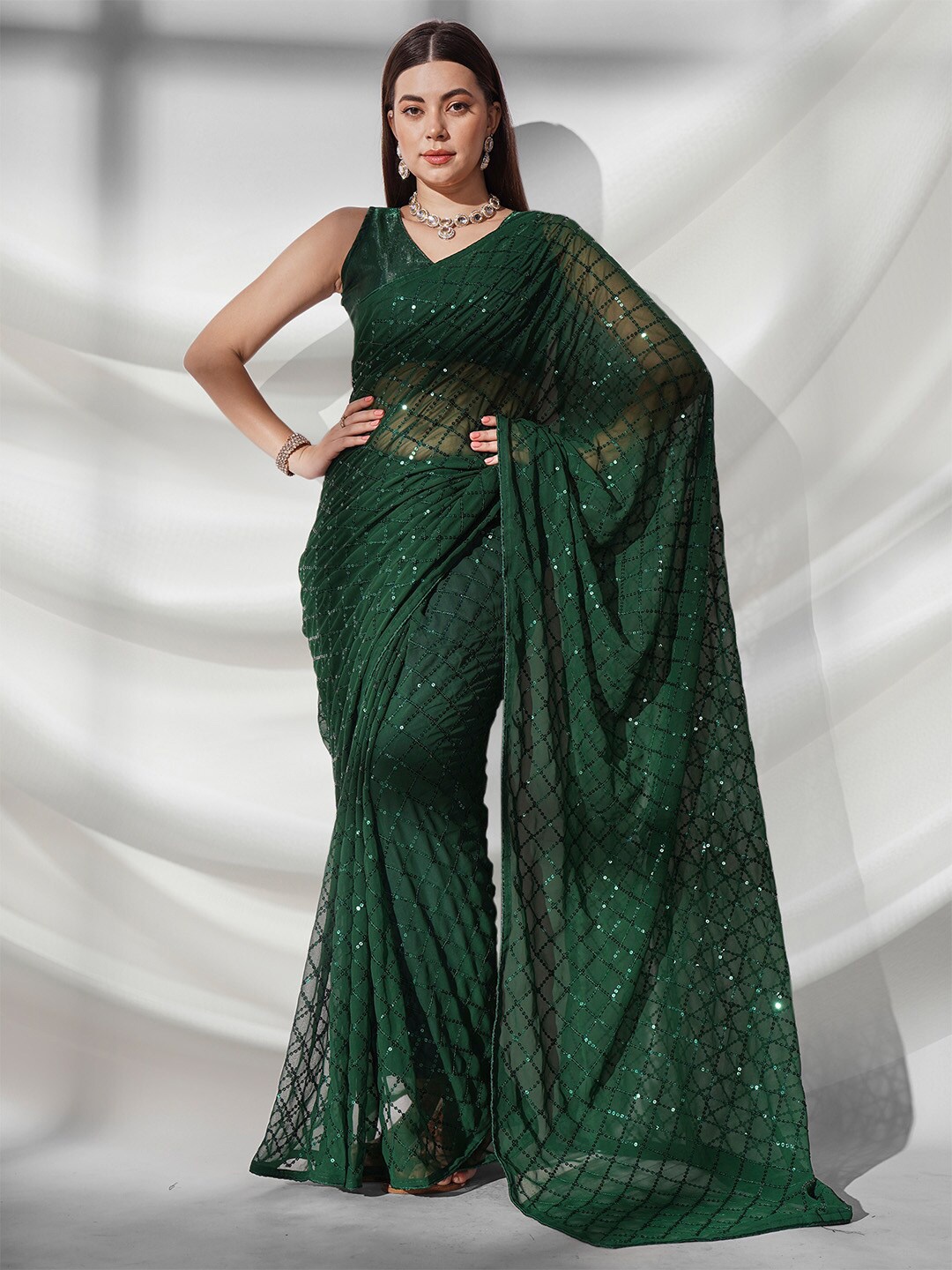 

Ishin Embellished Sequinned Pure Georgette Saree, Green